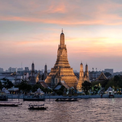 Wat Arun (Temple of Dawn)