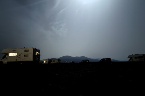 nomadic-life-in-cinema-freedom-home-belonging_02142