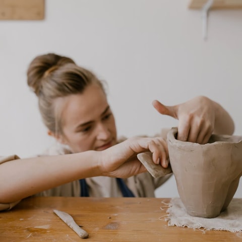 Alfarería práctica: Torno y construcción manual