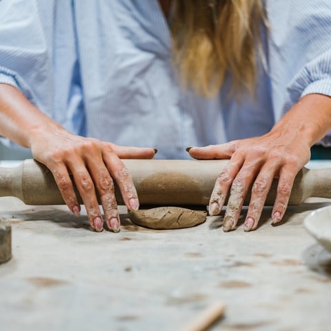 Alfarería práctica: Torno y construcción manual