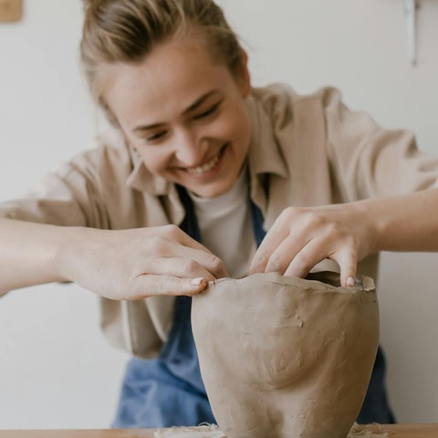 Alfarería práctica: Torno y construcción manual